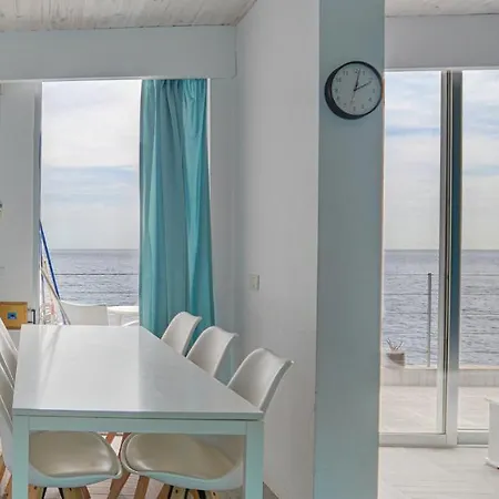 Σπίτι διακοπών Albatros 3br House Seafront Terrace - Aircon & Bbq *